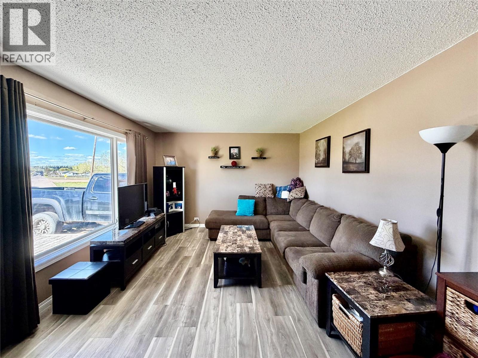10905 Turgeon Drive, Dawson Creek, British Columbia V1G 2W9 - Photo 2 - 10388186