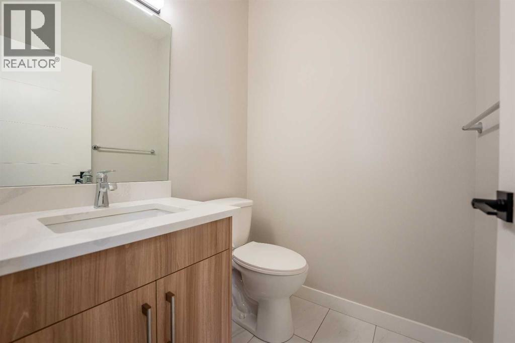 66 Baysprings Gardens SW, Airdrie, Alberta  T4B 5C6 - Photo 22 - A2307758
