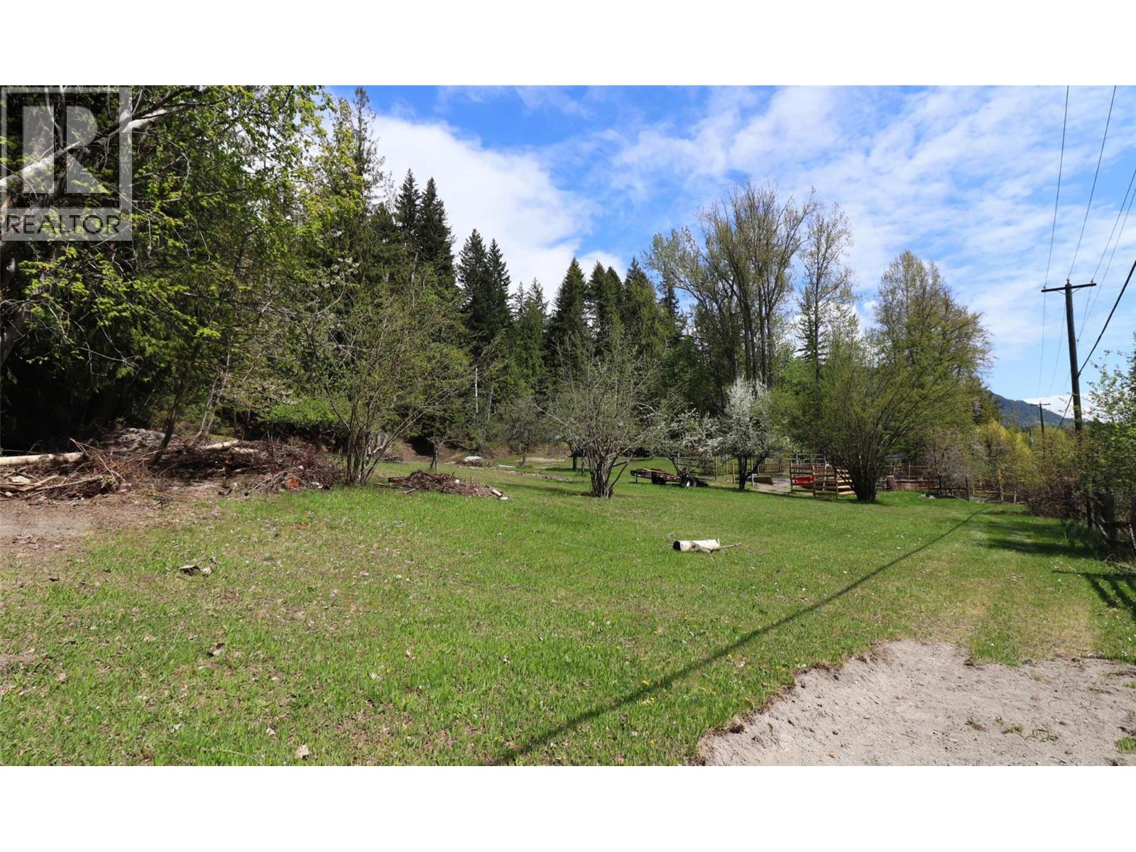 6726 Squilax Anglemont Road, Magna Bay, British Columbia V0E 1M7 - Photo 20 - 10385832