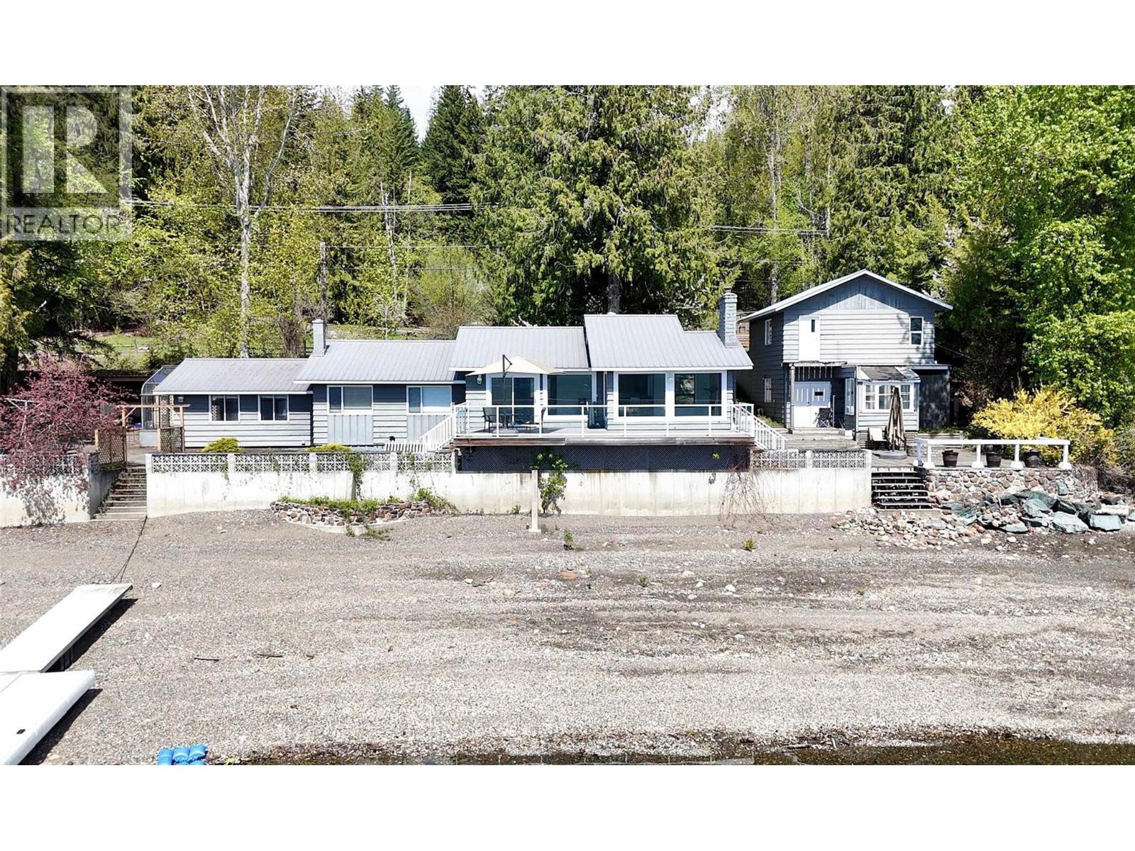 6726 Squilax Anglemont Road, Magna Bay, British Columbia V0E 1M7 - Photo 1 - 10385832