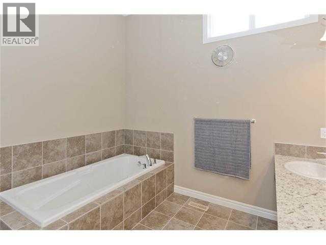 46 Mahogany Passage SE, Calgary, Alberta  T3M 2K5 - Photo 29 - A2308033