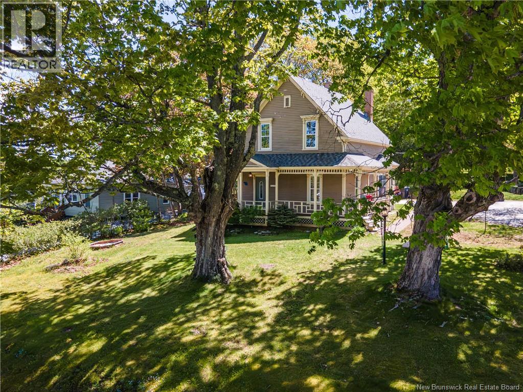 70 Everett Street, Hampton, New Brunswick E5N 5B1 - Photo 2 - NB139798