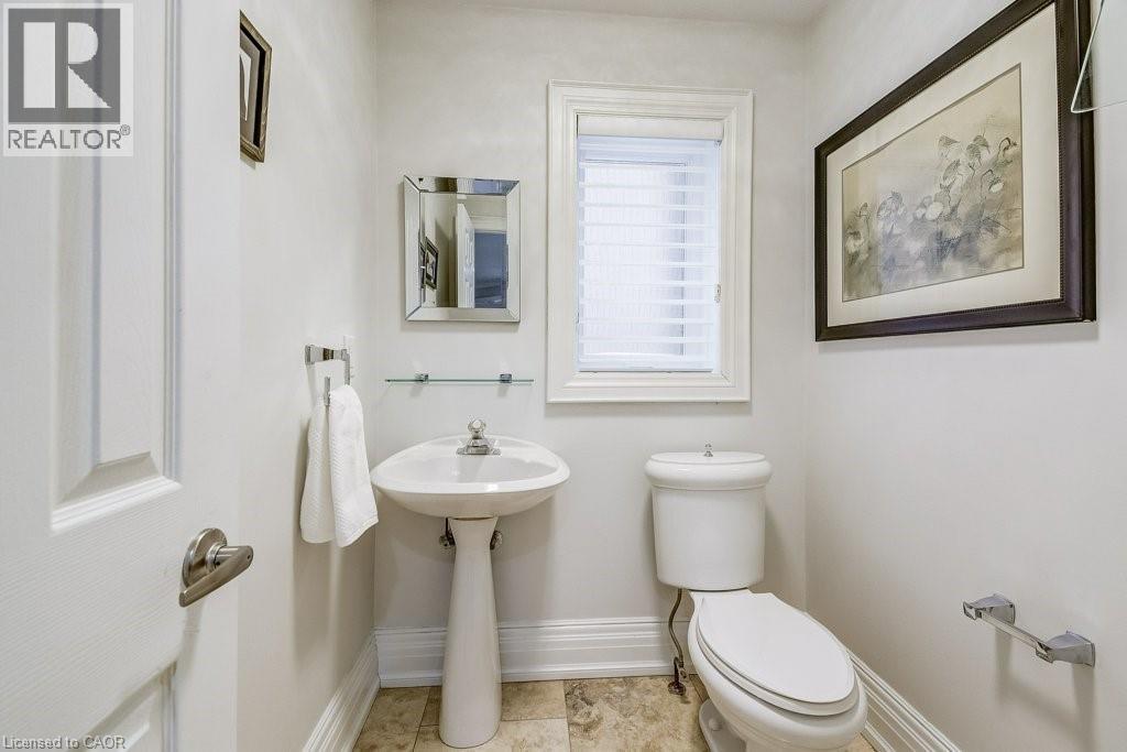 2080 Mckerlie Crescent, Burlington, Ontario  L7M 4E8 - Photo 5 - 40830469