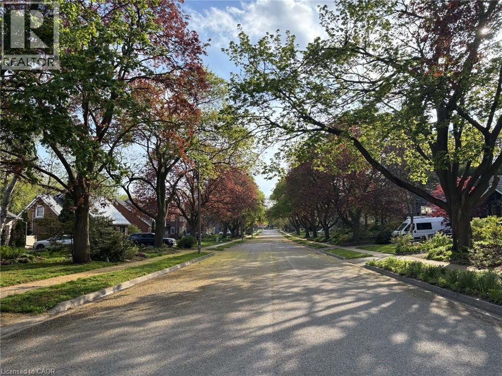 186 Forsyth Drive, Waterloo, Ontario  N2L 1A2 - Photo 4 - 40831181