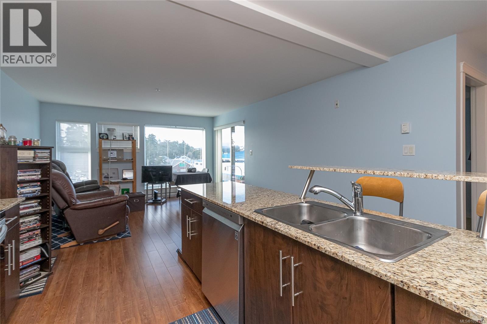 313 1405 Esquimalt Rd, Esquimalt, British Columbia  V9A 0A4 - Photo 11 - 1037704