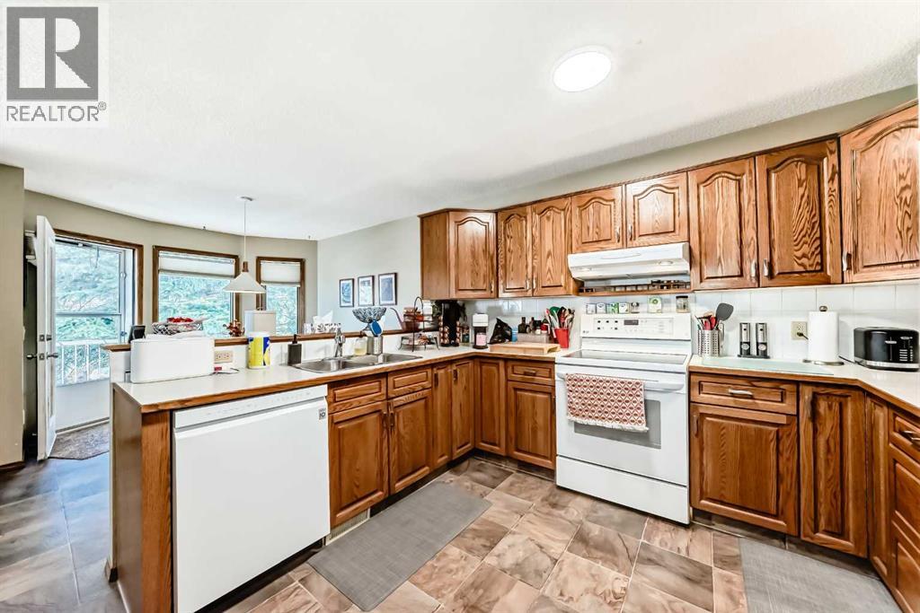 36 Shannon Road SW, Calgary, Alberta  T2Y 2z6 - Photo 17 - A2303675