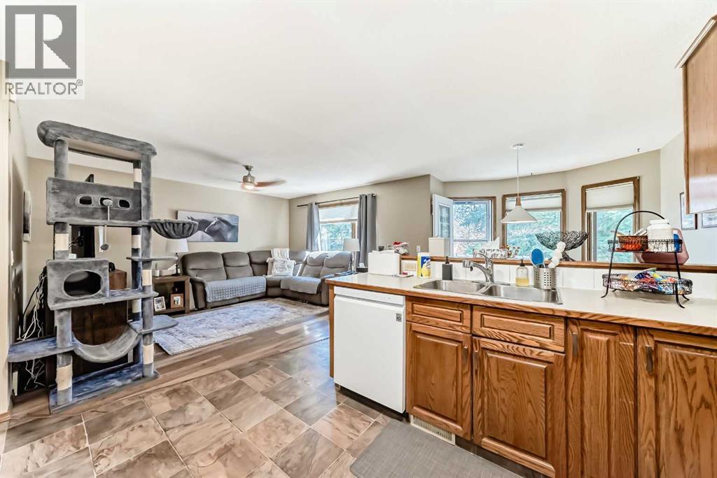 36 Shannon Road SW, Calgary, Alberta  T2Y 2z6 - Photo 15 - A2303675