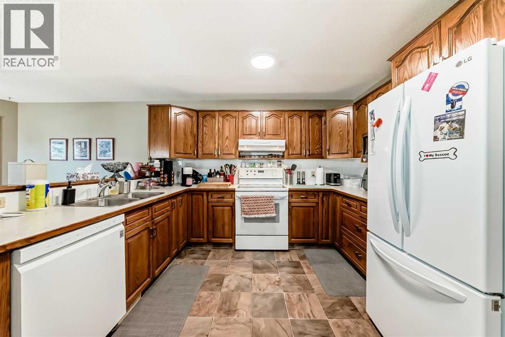 36 Shannon Road SW, Calgary, Alberta  T2Y 2z6 - Photo 16 - A2303675