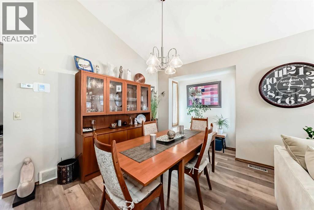 36 Shannon Road SW, Calgary, Alberta  T2Y 2z6 - Photo 11 - A2303675