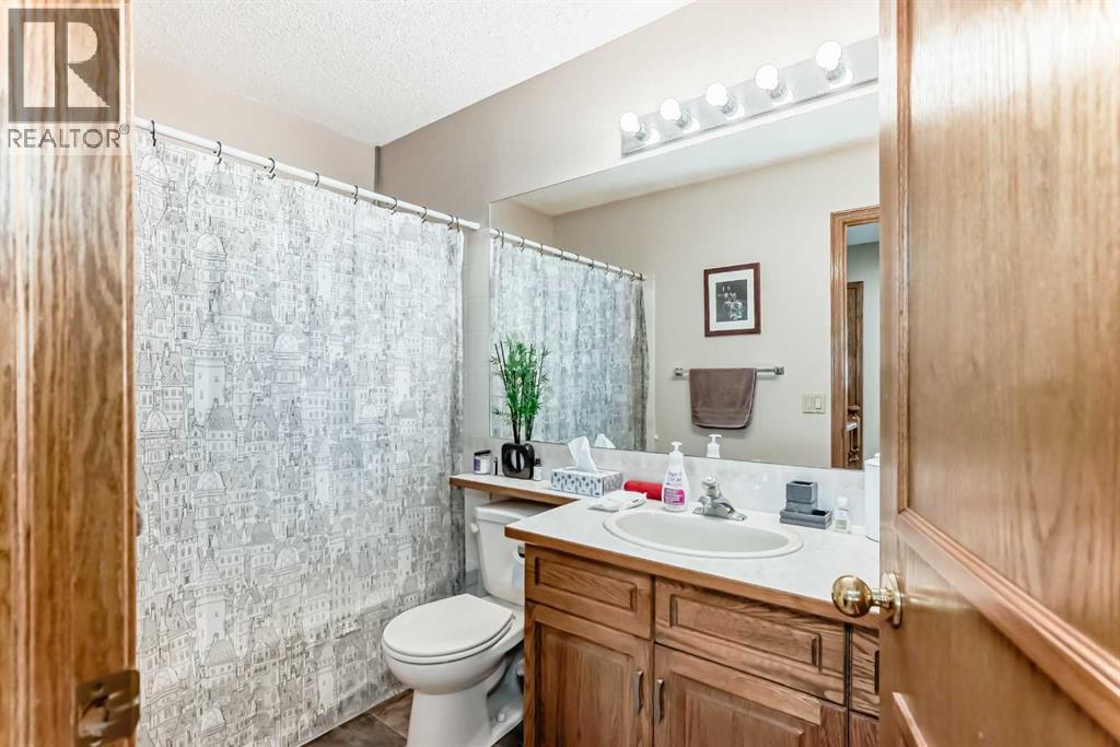 36 Shannon Road SW, Calgary, Alberta  T2Y 2z6 - Photo 30 - A2303675