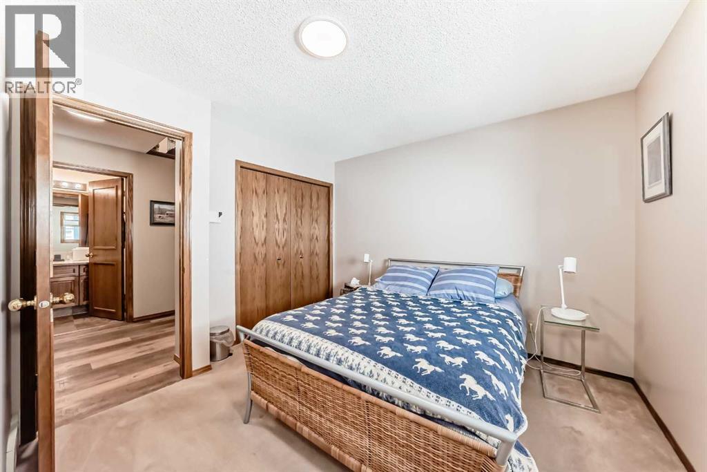 36 Shannon Road SW, Calgary, Alberta  T2Y 2z6 - Photo 29 - A2303675
