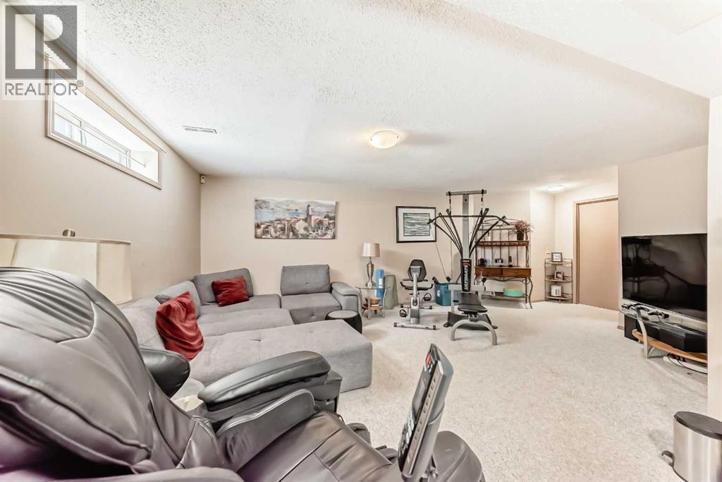 36 Shannon Road SW, Calgary, Alberta  T2Y 2z6 - Photo 32 - A2303675