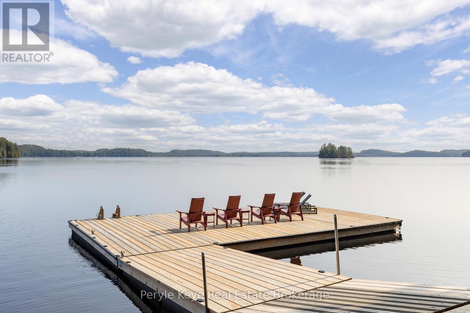 86 CLAREN CRESCENT, Huntsville, Ontario
