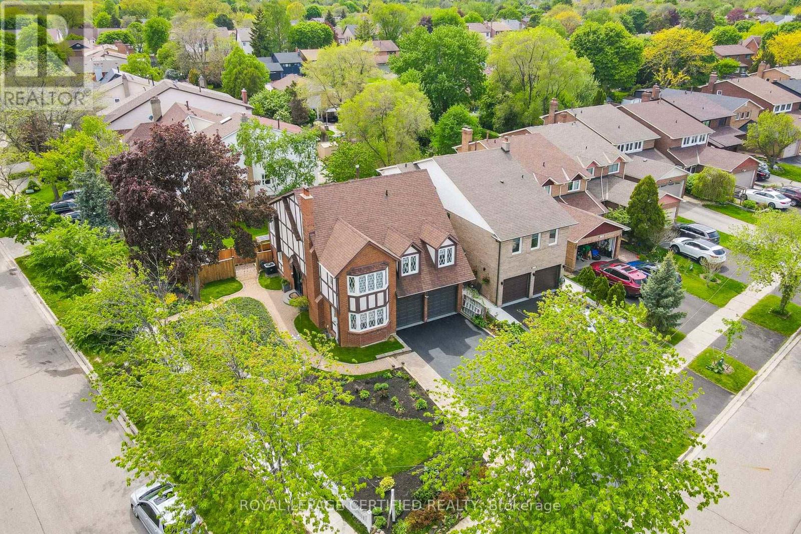 4174 Trellis Crescent, Mississauga, Ontario  L5L 2M2 - Photo 3 - W13158612