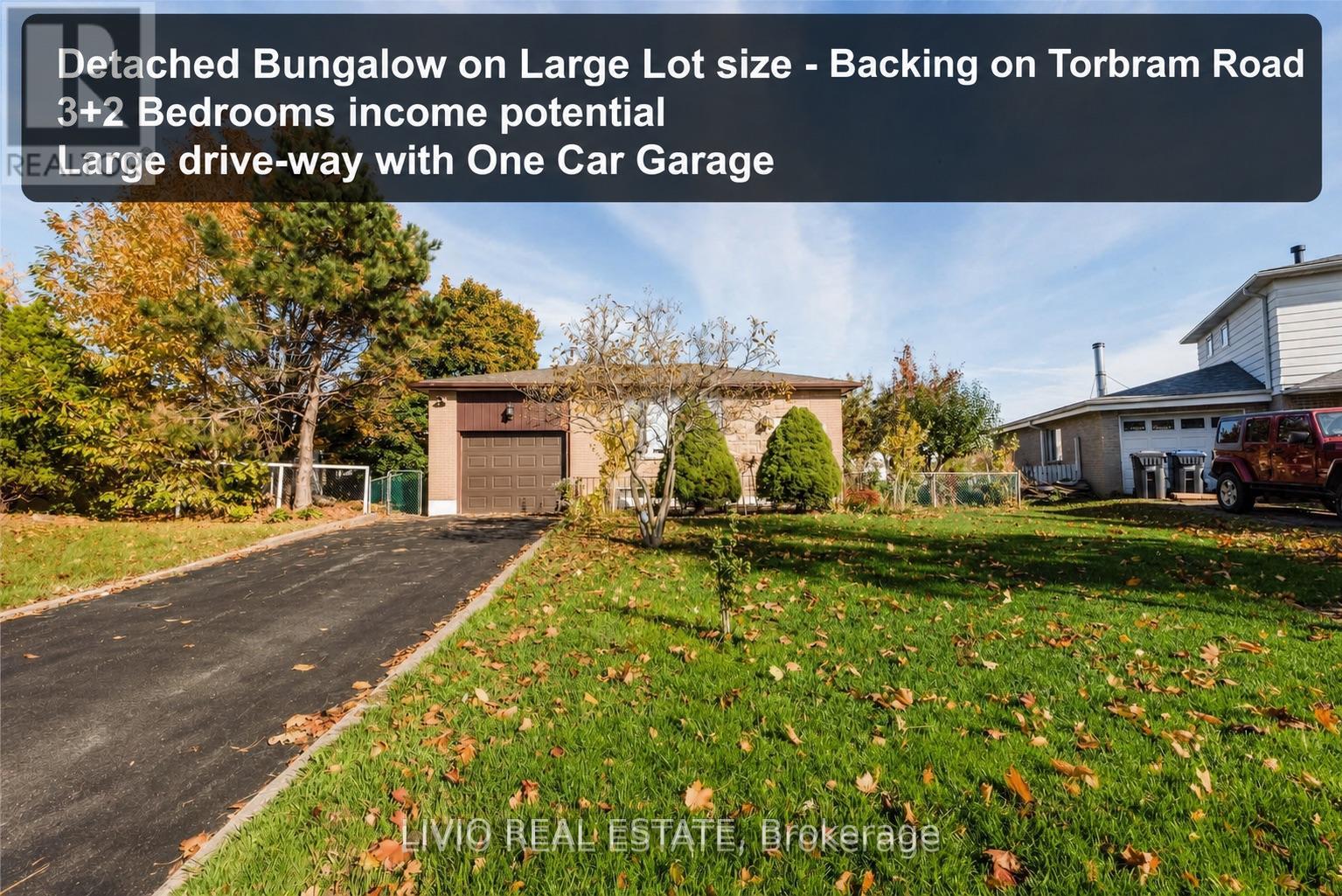 12 FINSBURY DRIVE, Brampton, Ontario