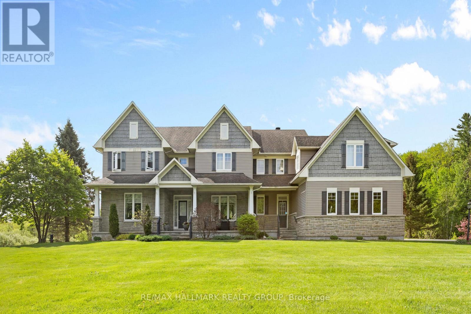 137 GOODMAN DRIVE, Ottawa, Ontario