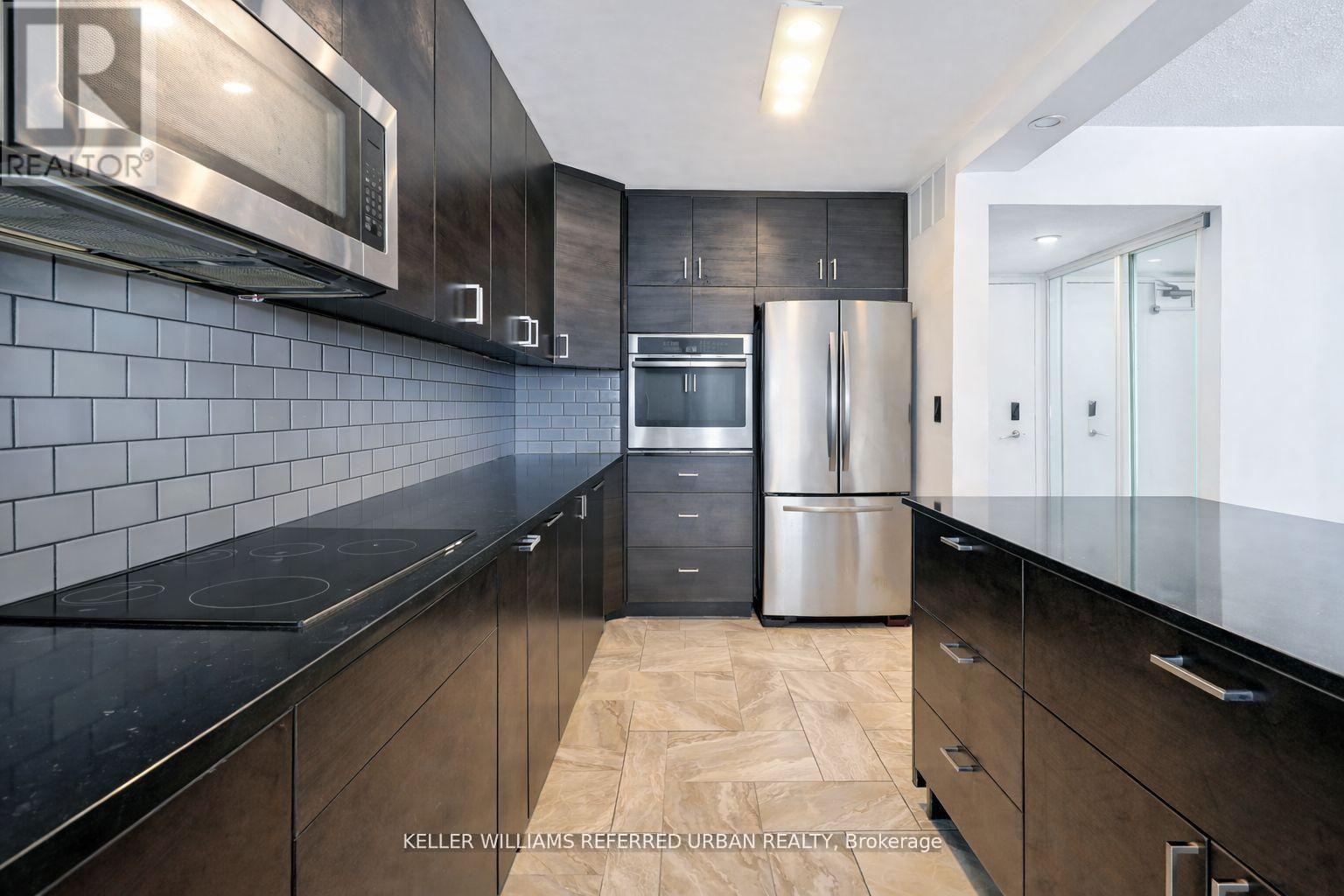 1811 - 10 MARTHA EATON WAY, Toronto, Ontario
