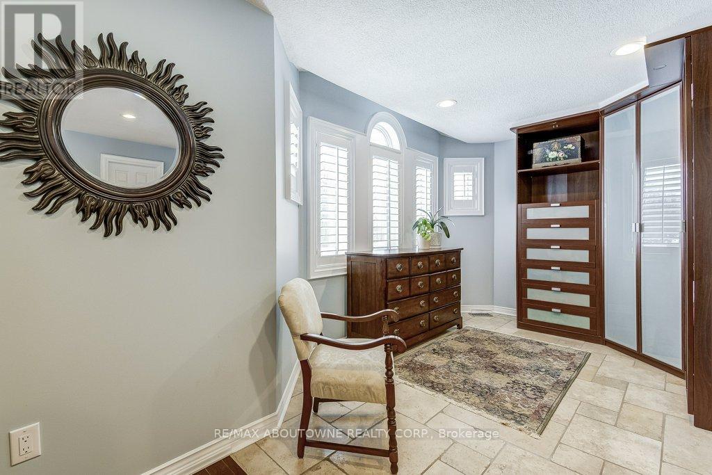2080 Mckerlie Crescent, Burlington, Ontario  L7M 4E8 - Photo 22 - W13156578