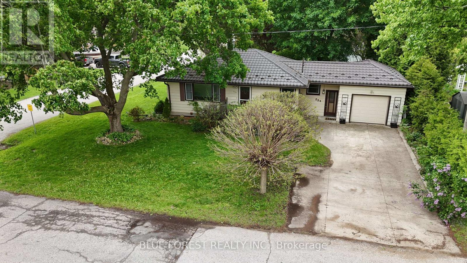 234 Flora Street, West Elgin, Ontario  N0L 2C0 - Photo 3 - X13159744