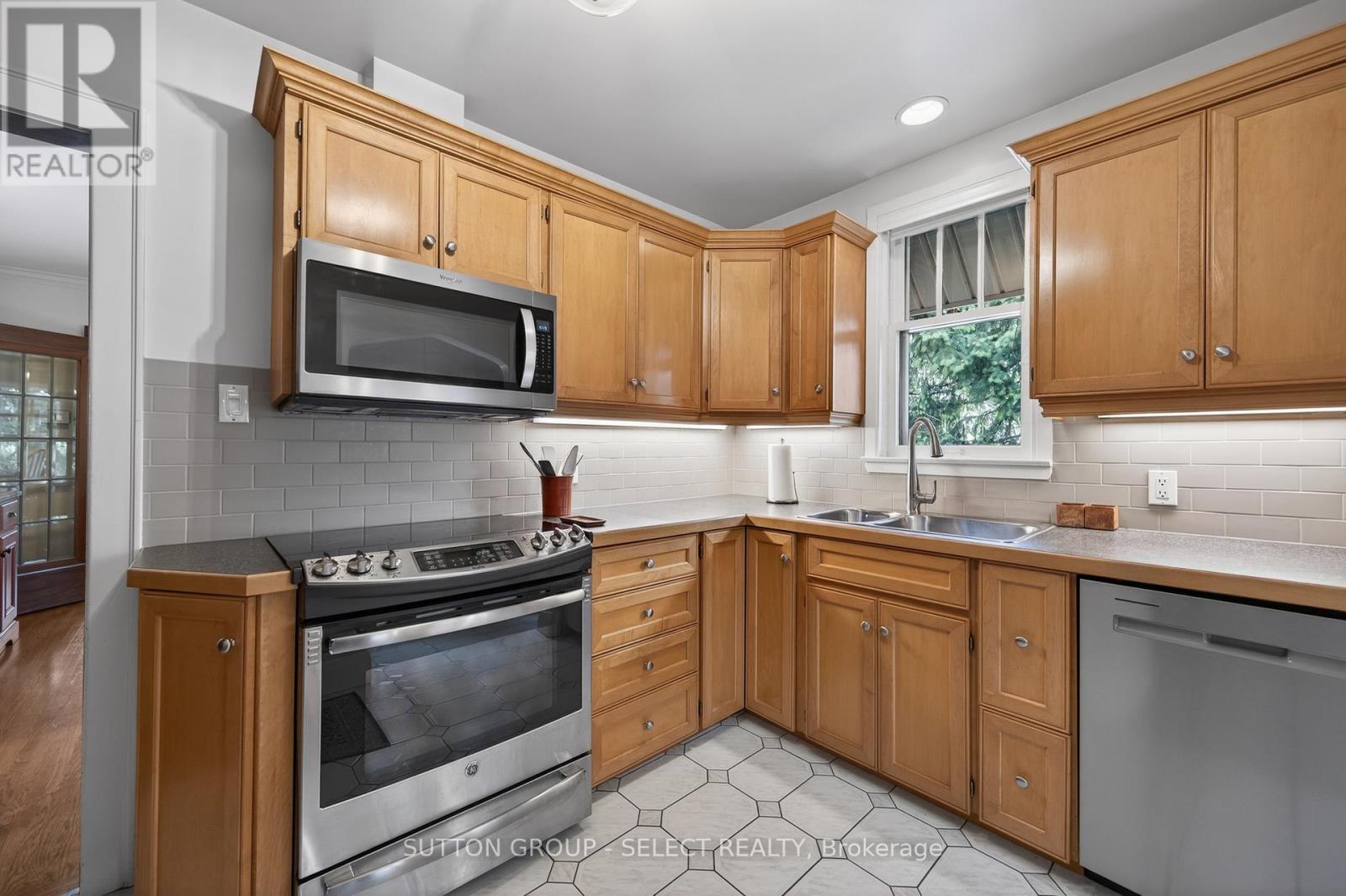 187 Devonshire Avenue, London South, Ontario  N6C 2H9 - Photo 10 - X13159752