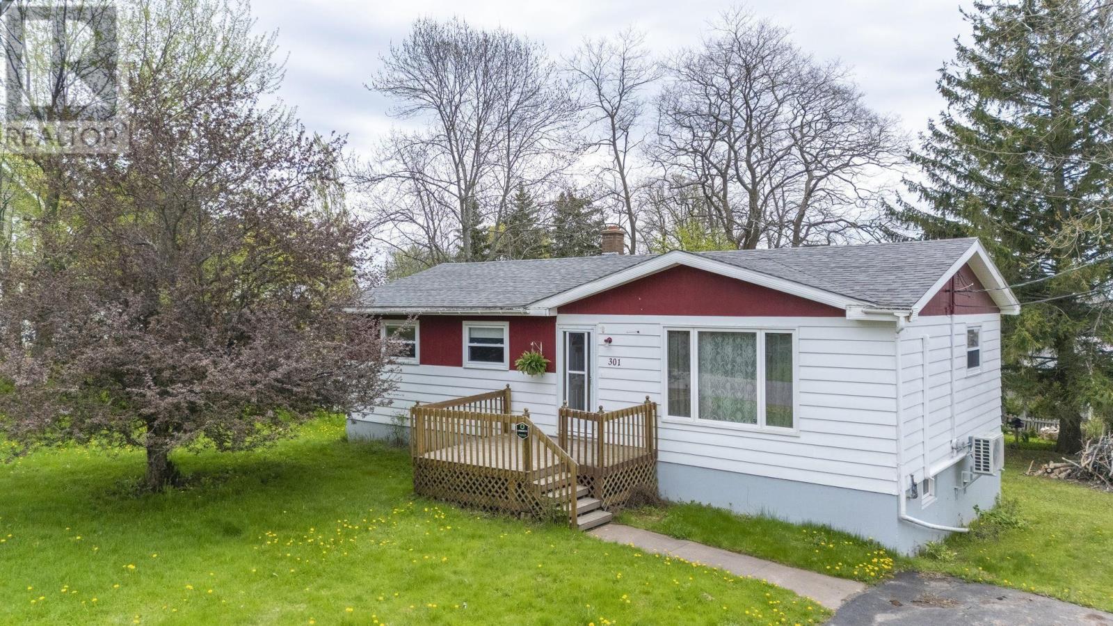 301 Faulkland Street, Pictou, Nova Scotia