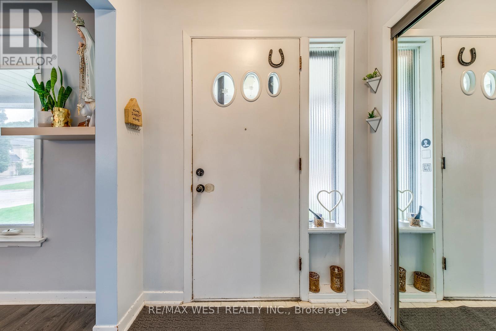 65 North Park Drive, Toronto, Ontario  M6L 1K4 - Photo 3 - W13155526