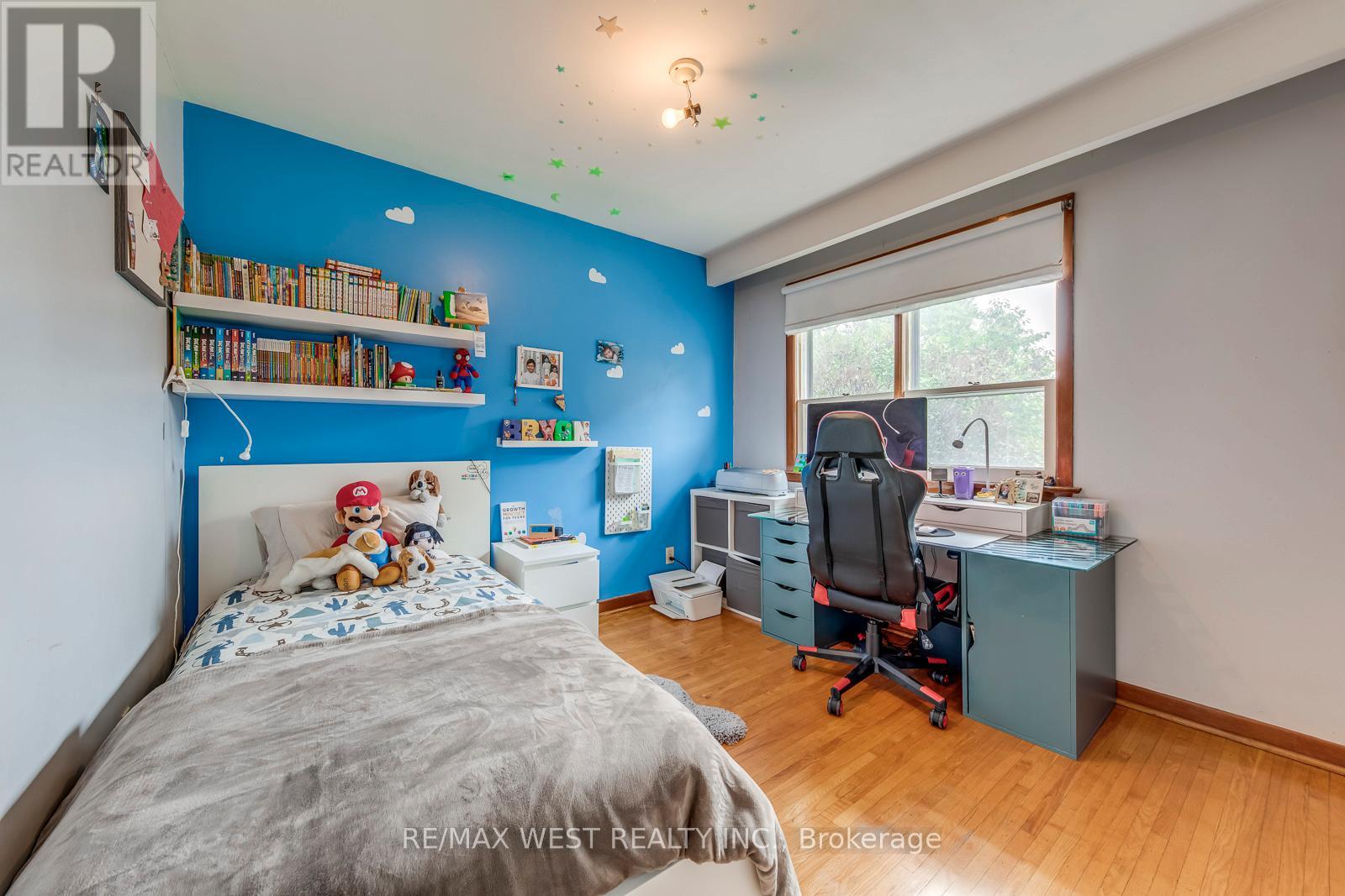 65 North Park Drive, Toronto, Ontario  M6L 1K4 - Photo 25 - W13155526