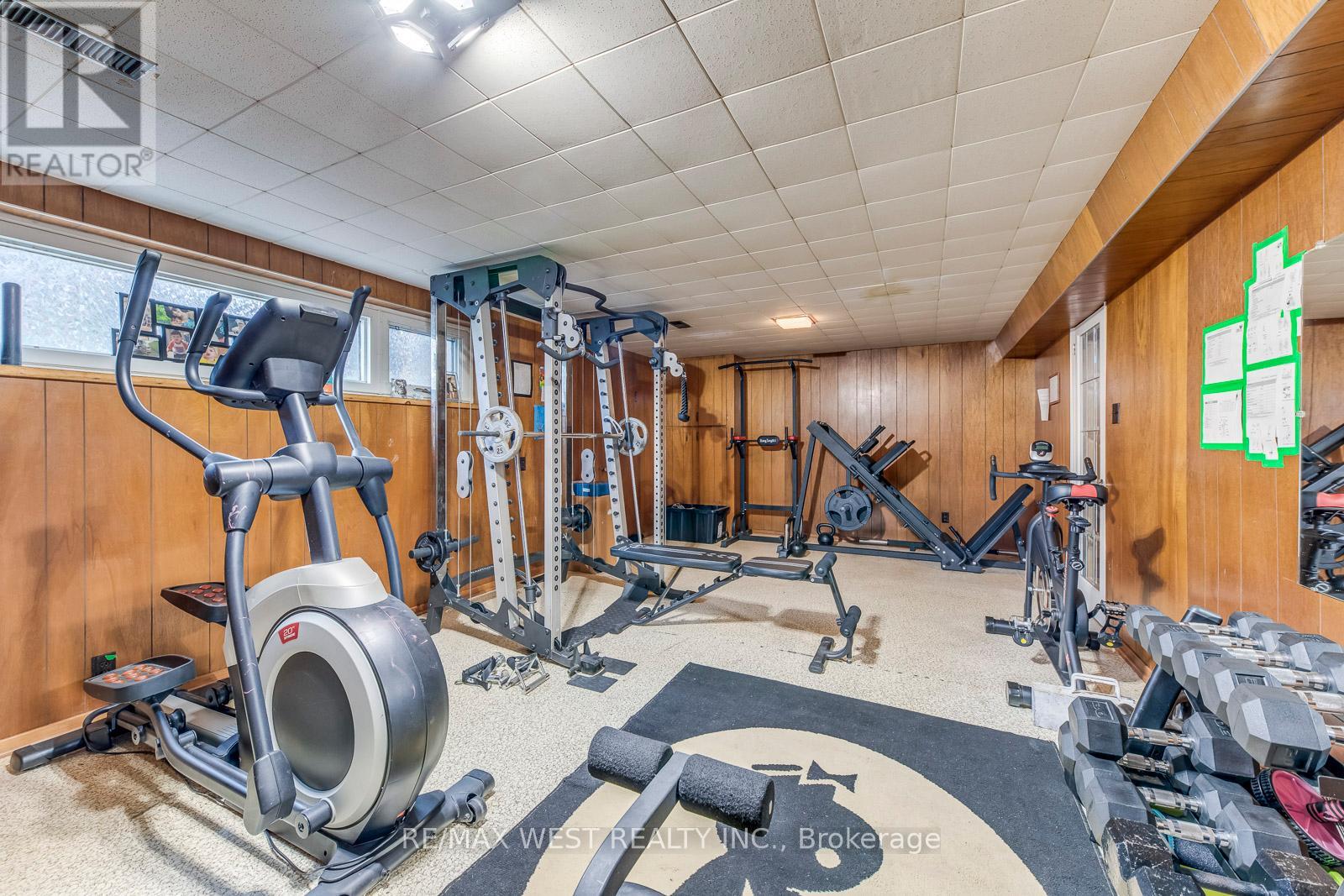 65 North Park Drive, Toronto, Ontario  M6L 1K4 - Photo 32 - W13155526