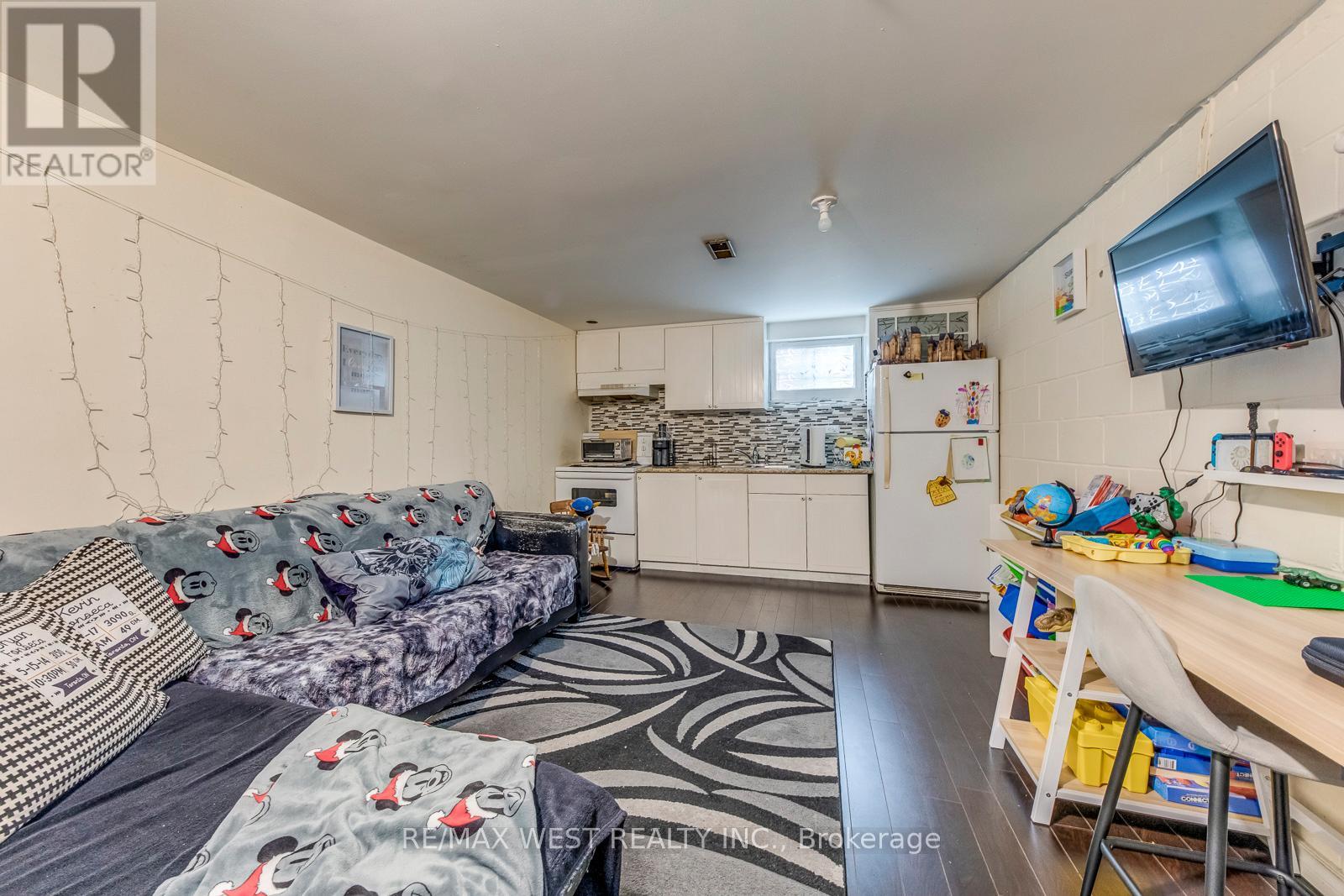 65 North Park Drive, Toronto, Ontario  M6L 1K4 - Photo 36 - W13155526