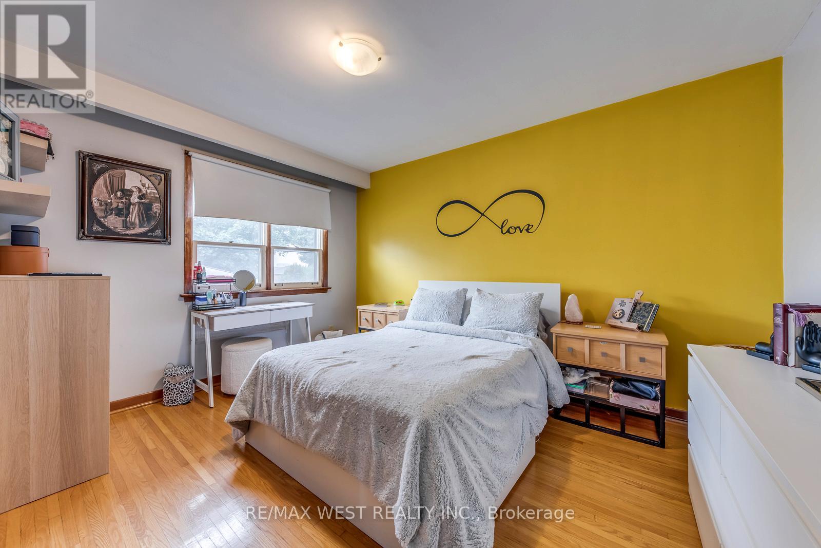 65 North Park Drive, Toronto, Ontario  M6L 1K4 - Photo 21 - W13155526