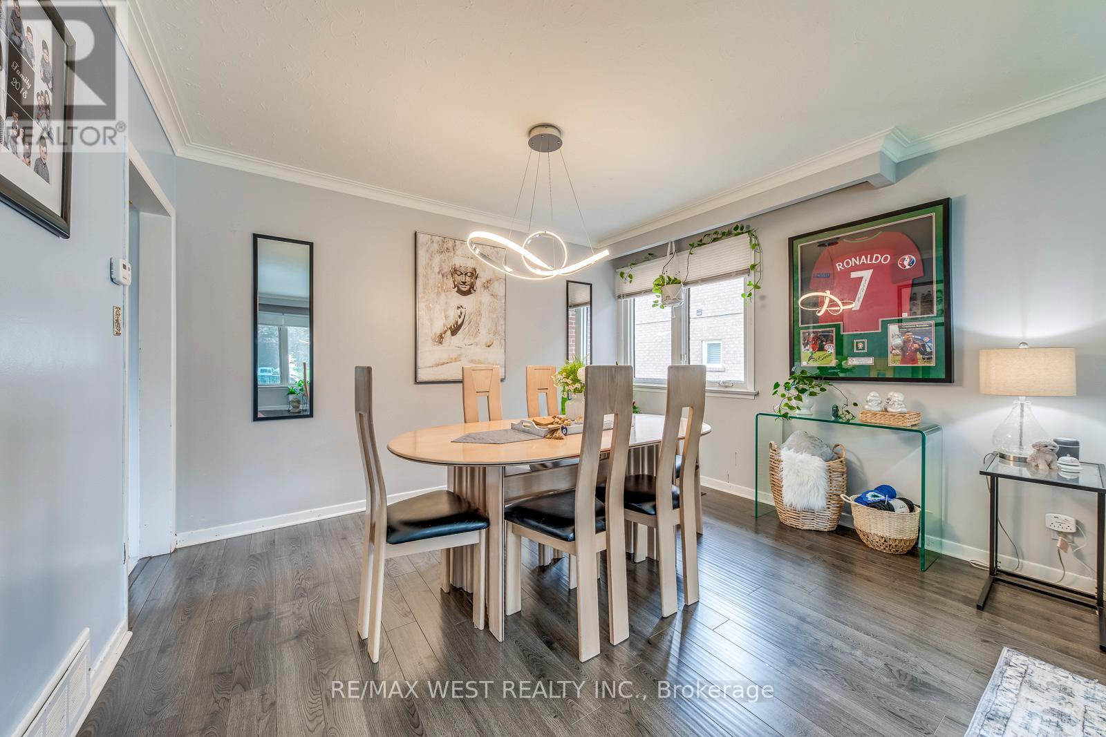 65 North Park Drive, Toronto, Ontario  M6L 1K4 - Photo 9 - W13155526