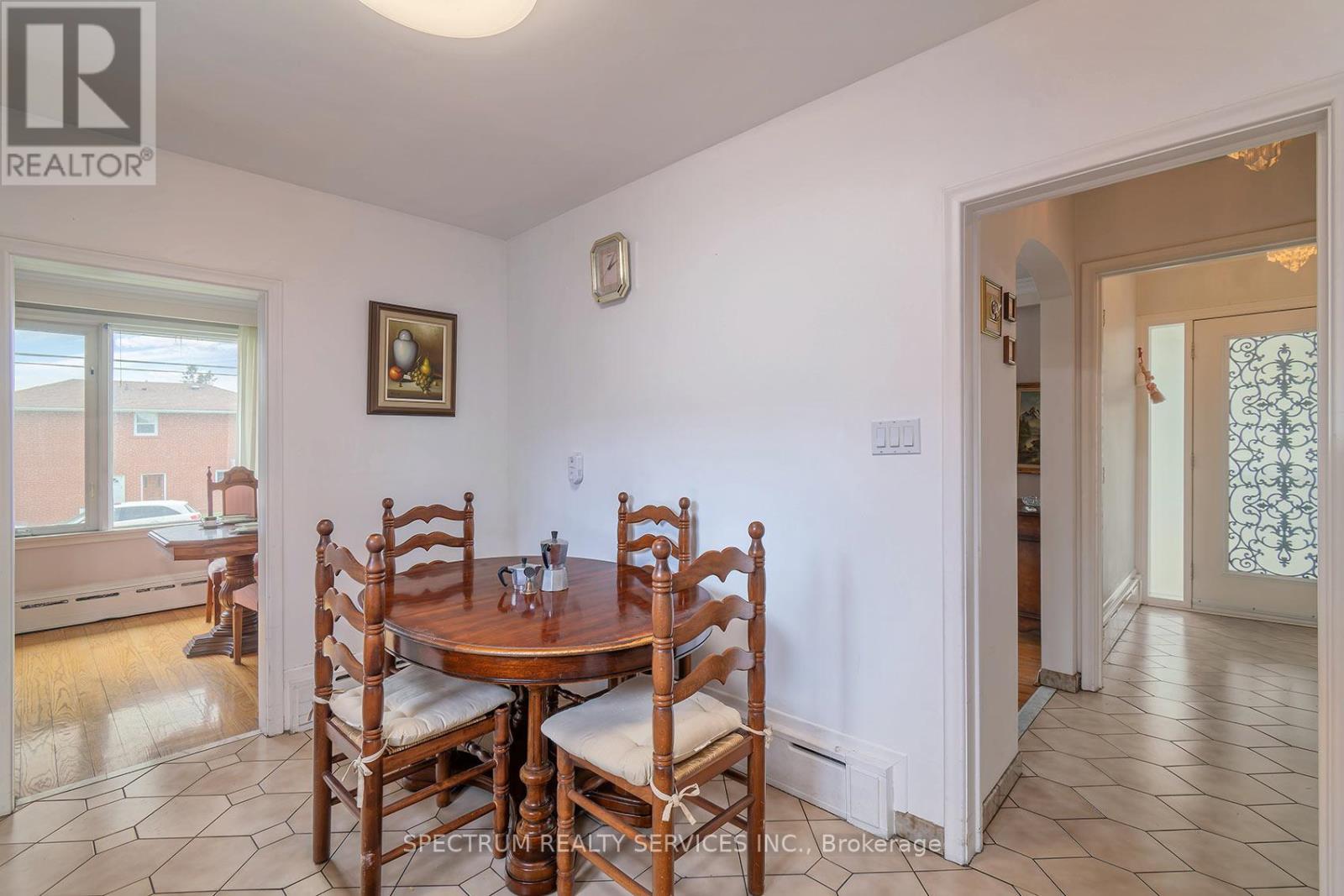 22 Barksdale Avenue, Toronto, Ontario  M3H 4S3 - Photo 16 - C13159776