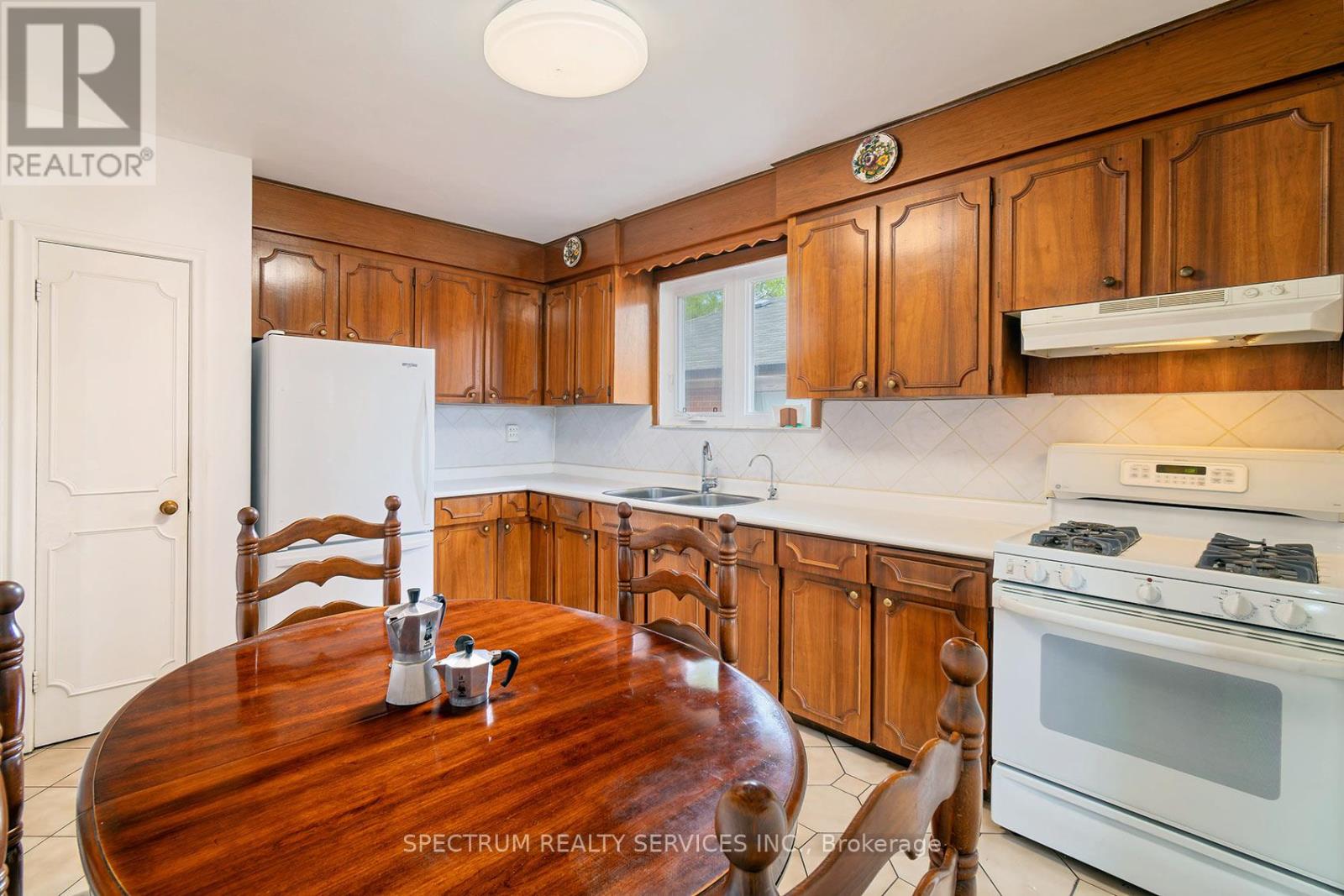 22 Barksdale Avenue, Toronto, Ontario  M3H 4S3 - Photo 17 - C13159776