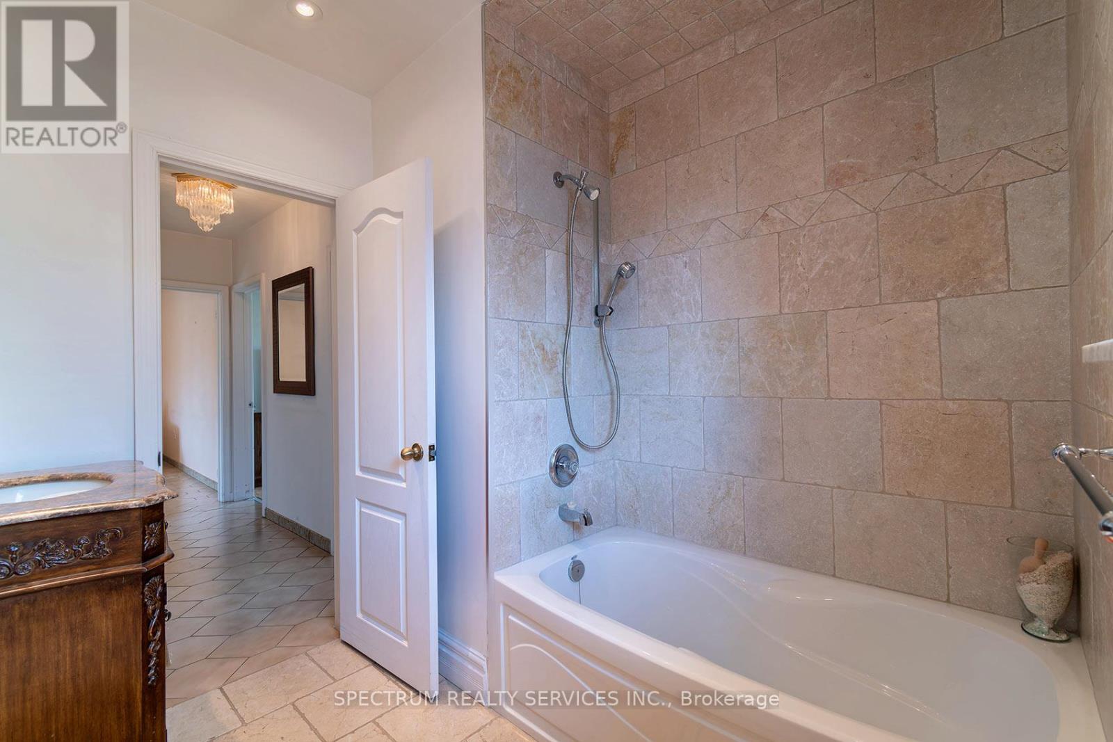 22 Barksdale Avenue, Toronto, Ontario  M3H 4S3 - Photo 28 - C13159776