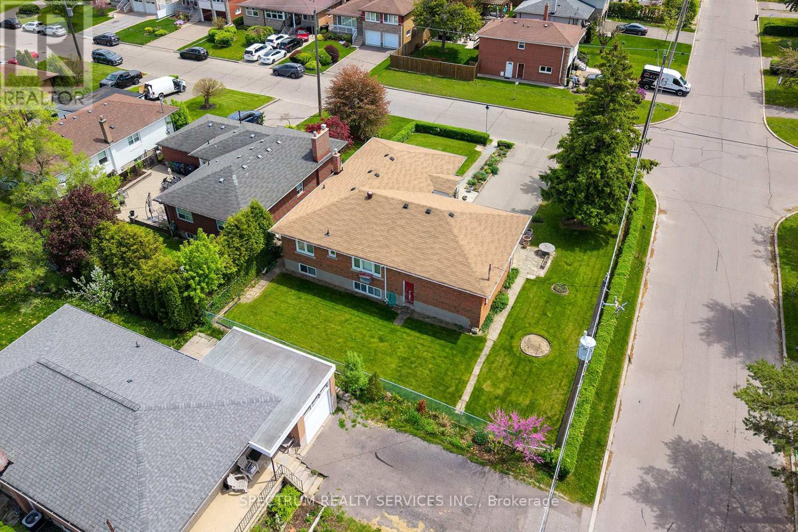 22 Barksdale Avenue, Toronto, Ontario  M3H 4S3 - Photo 41 - C13159776