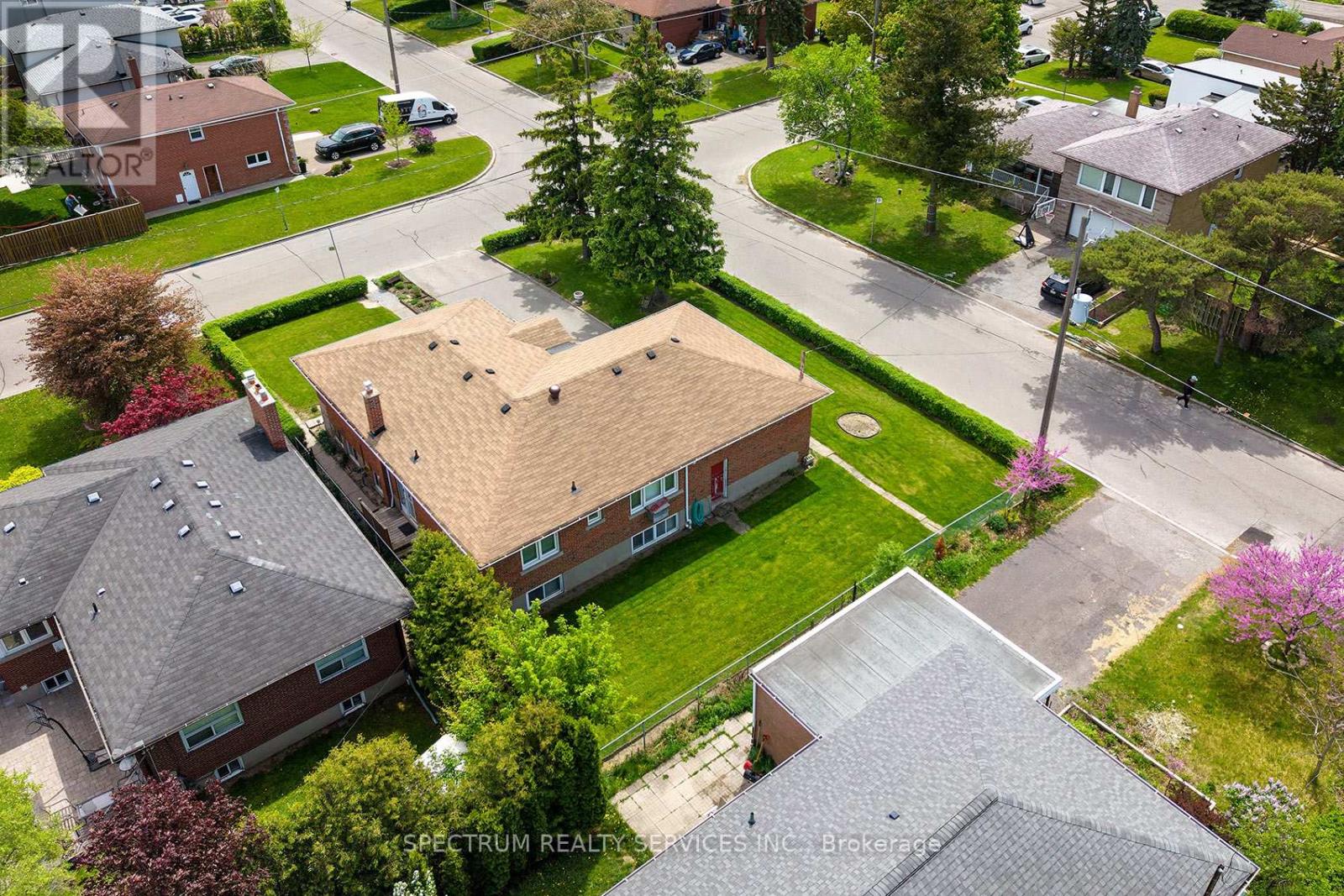 22 Barksdale Avenue, Toronto, Ontario  M3H 4S3 - Photo 43 - C13159776