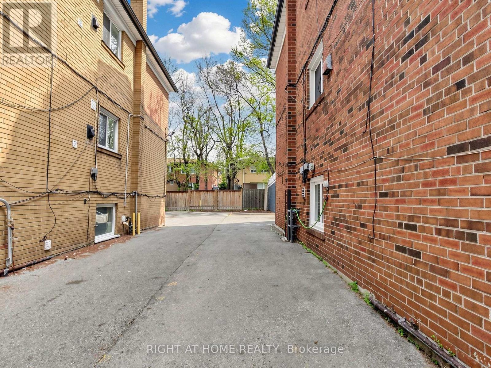 73 Garthdale Court, Toronto, Ontario  M3H 5P9 - Photo 32 - C13159784