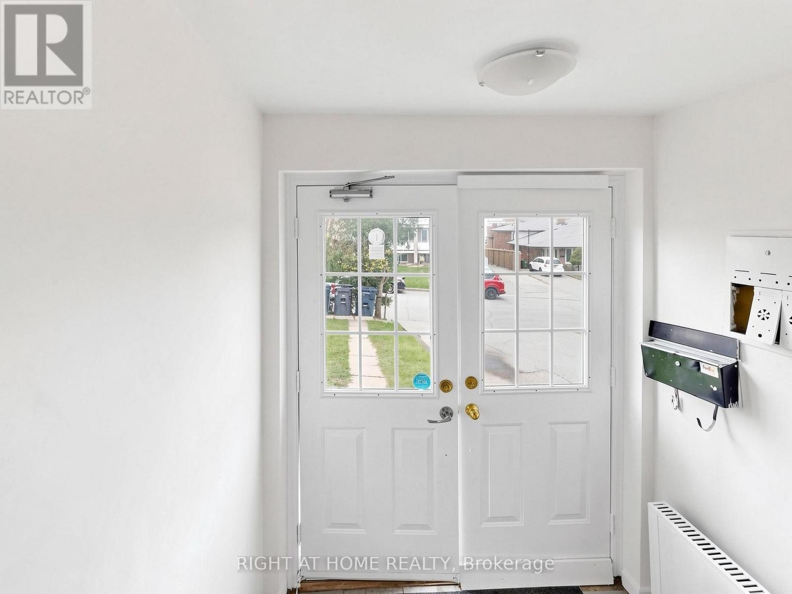 73 Garthdale Court, Toronto, Ontario  M3H 5P9 - Photo 5 - C13159784