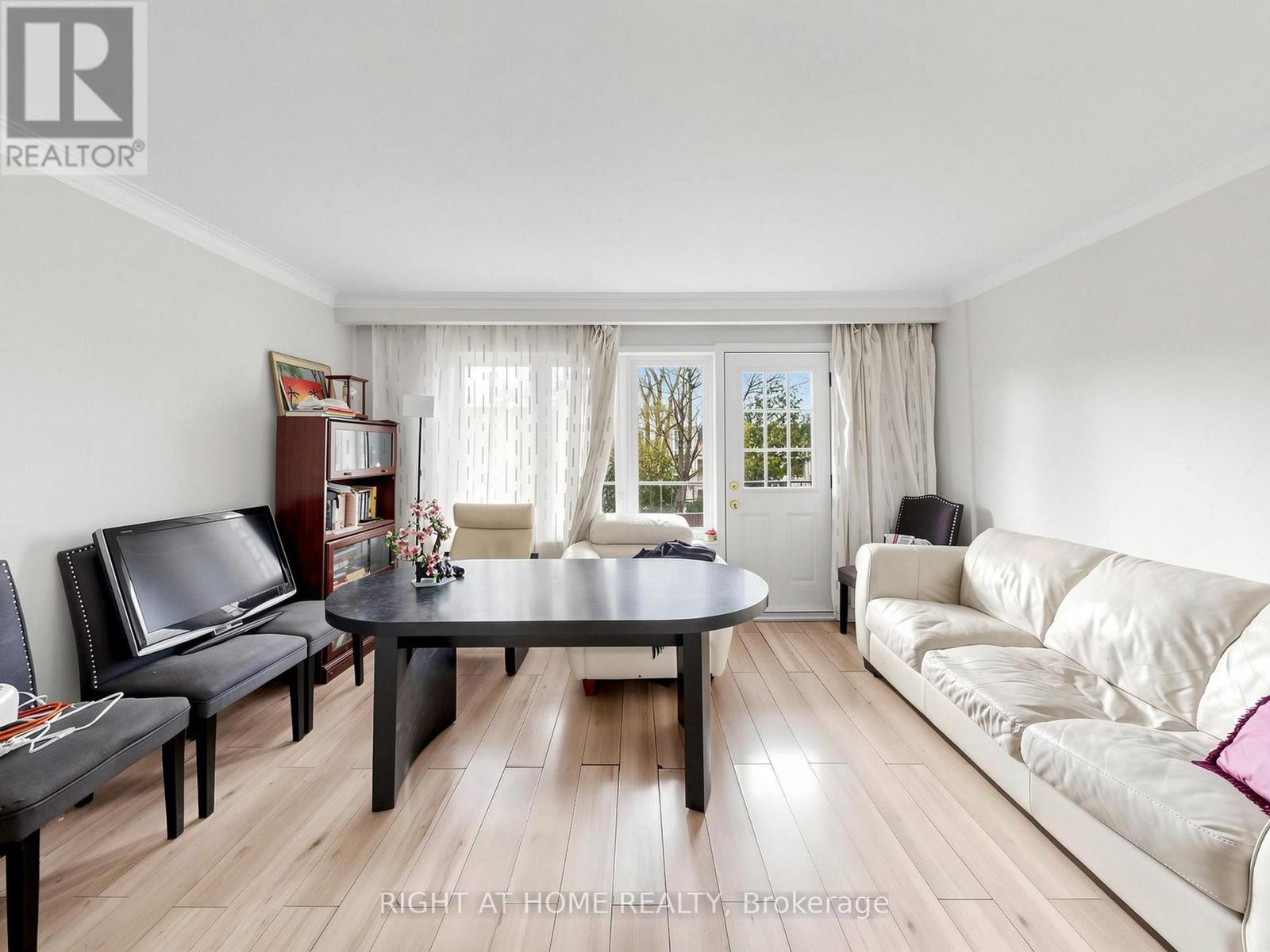 73 Garthdale Court, Toronto, Ontario  M3H 5P9 - Photo 6 - C13159784