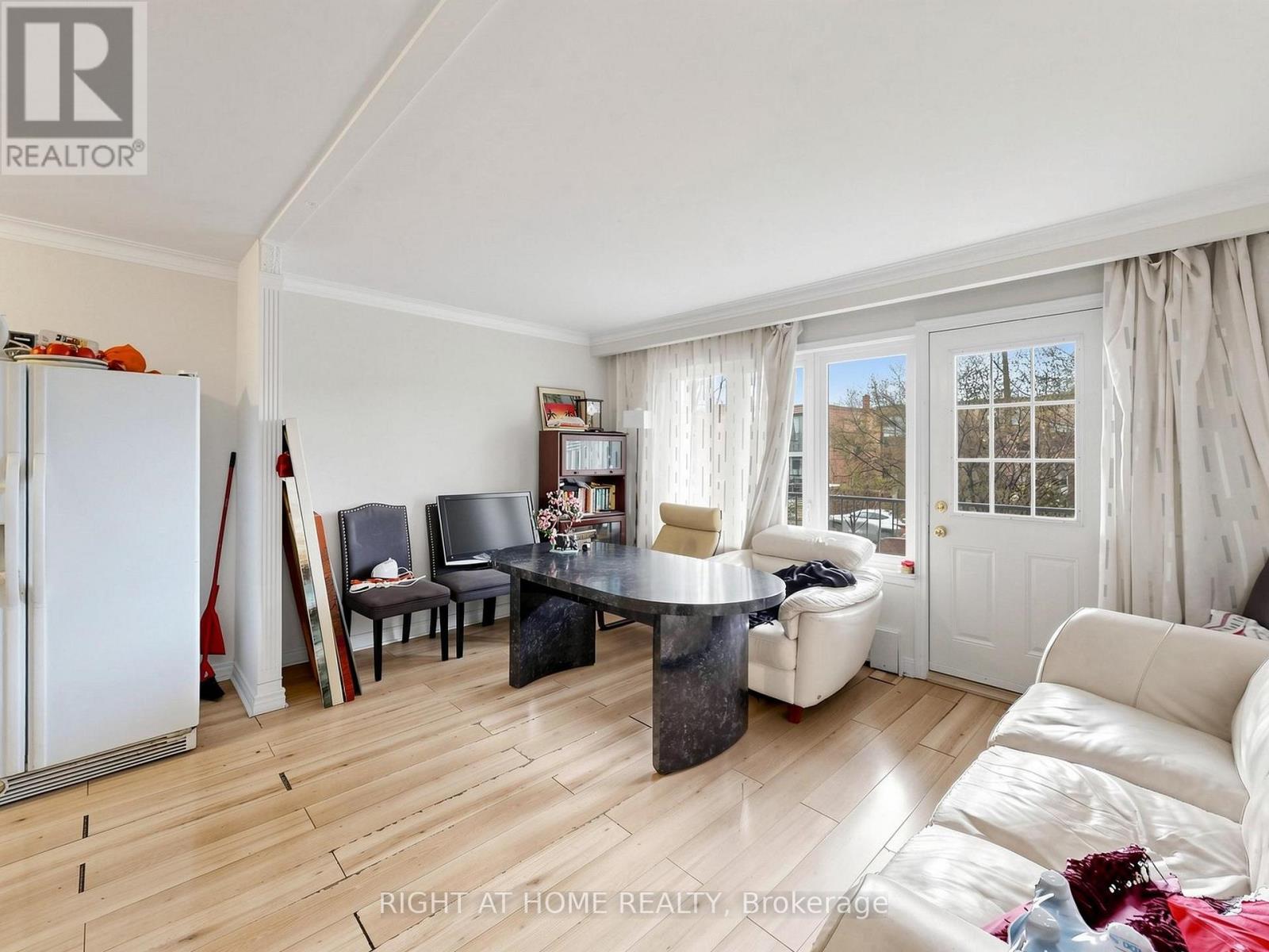 73 Garthdale Court, Toronto, Ontario  M3H 5P9 - Photo 7 - C13159784