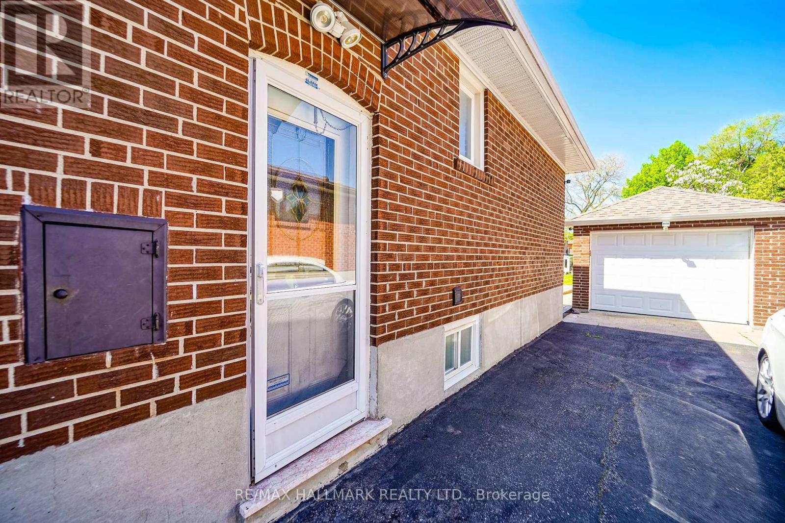 20 Elinor Avenue, Toronto, Ontario  M1R 3H2 - Photo 7 - E13159736