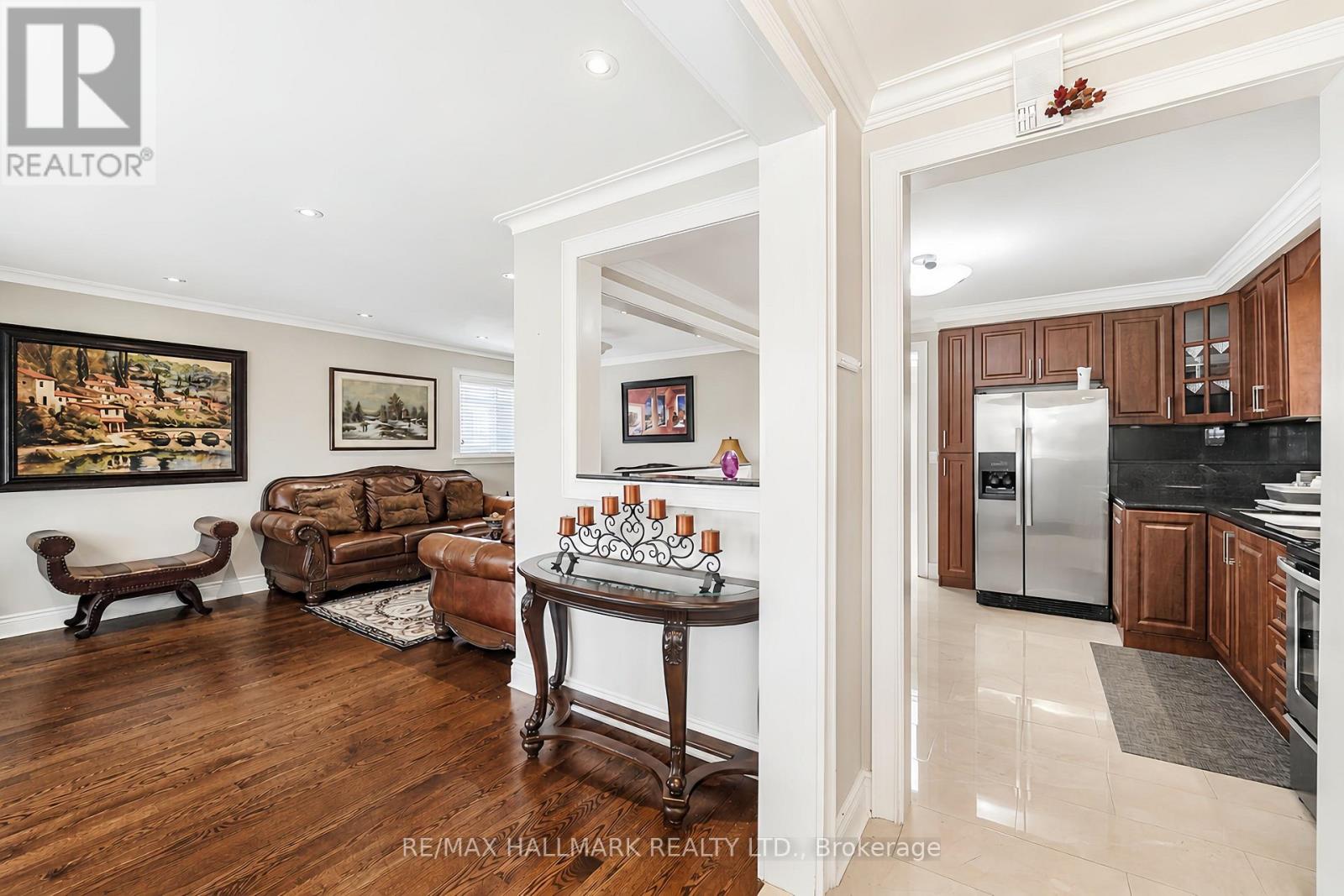 20 Elinor Avenue, Toronto, Ontario  M1R 3H2 - Photo 8 - E13159736