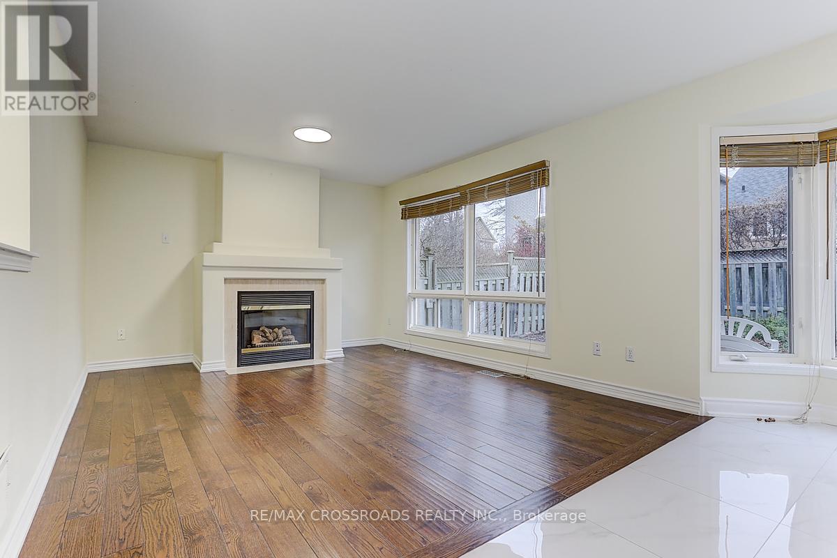4 Lancelot Lane, Markham, Ontario  L6C 2G4 - Photo 10 - N13159688