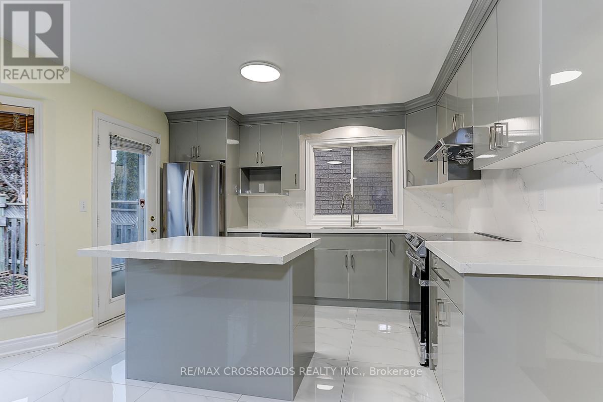 4 Lancelot Lane, Markham, Ontario  L6C 2G4 - Photo 16 - N13159688