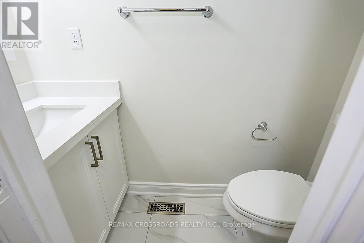 4 Lancelot Lane, Markham, Ontario  L6C 2G4 - Photo 19 - N13159688