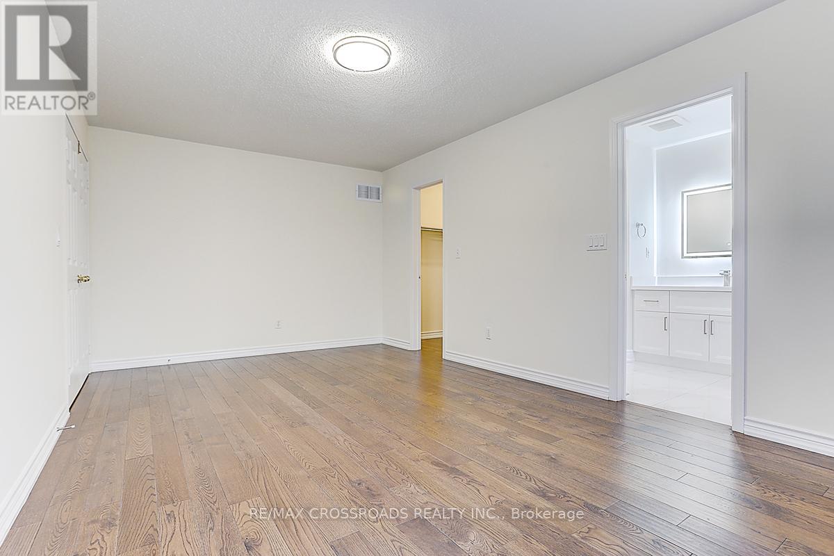 4 Lancelot Lane, Markham, Ontario  L6C 2G4 - Photo 23 - N13159688