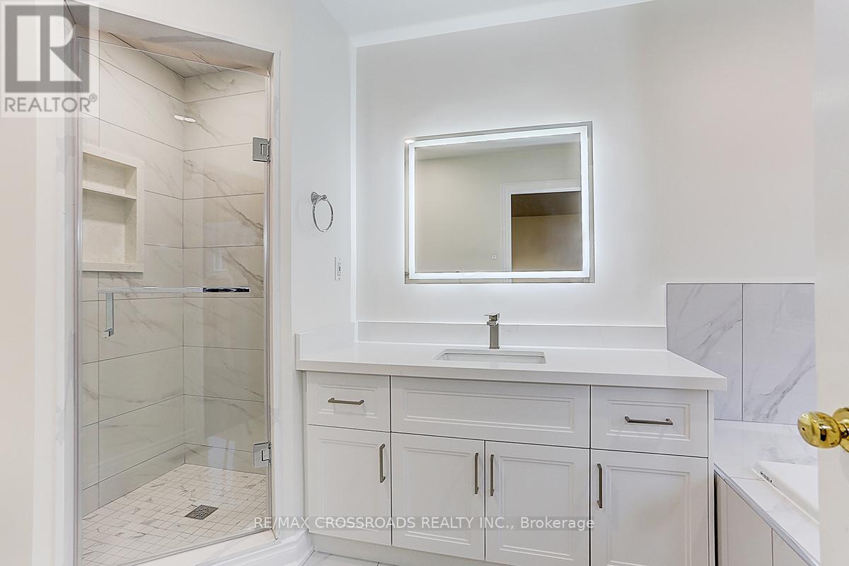 4 Lancelot Lane, Markham, Ontario  L6C 2G4 - Photo 24 - N13159688