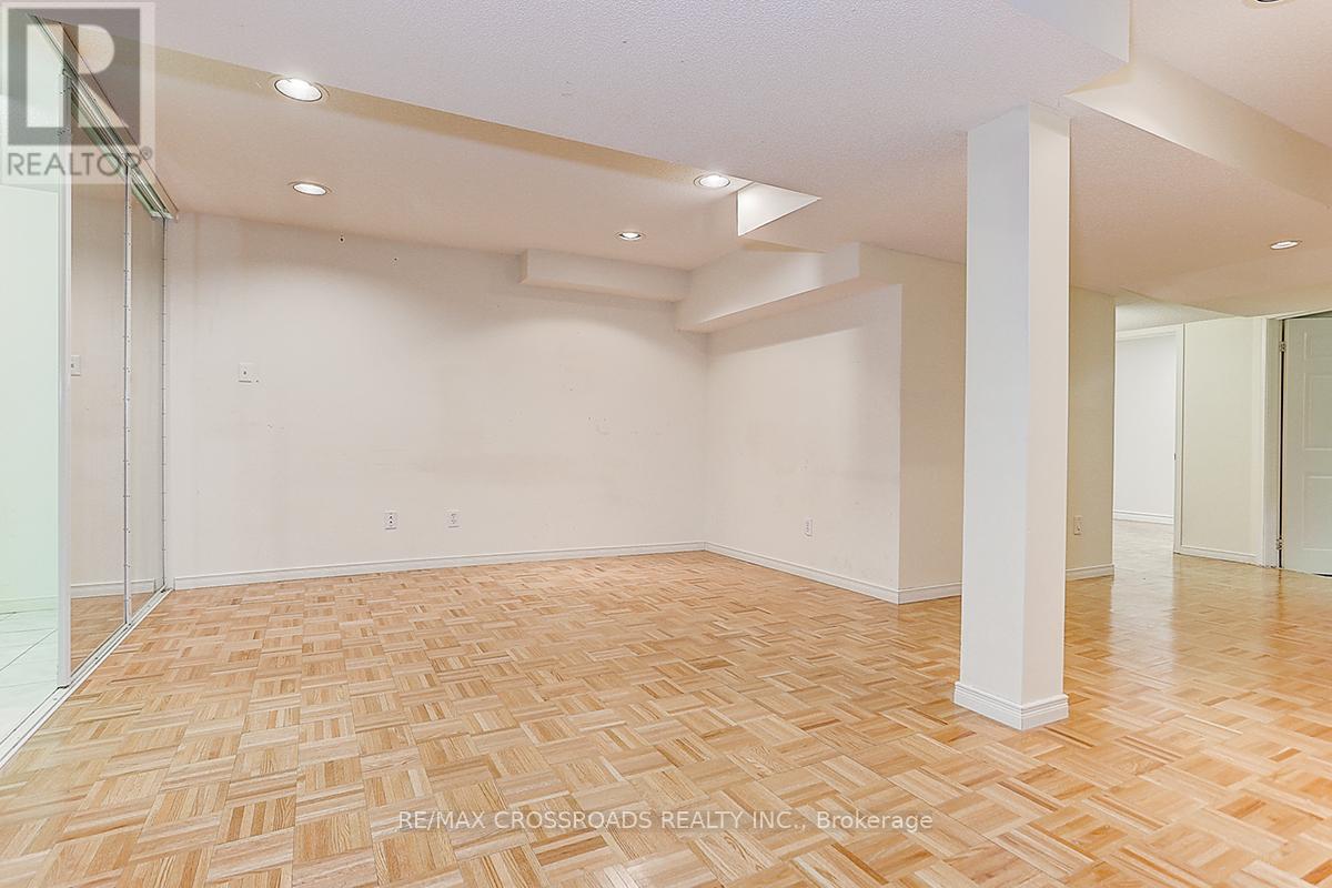 4 Lancelot Lane, Markham, Ontario  L6C 2G4 - Photo 34 - N13159688