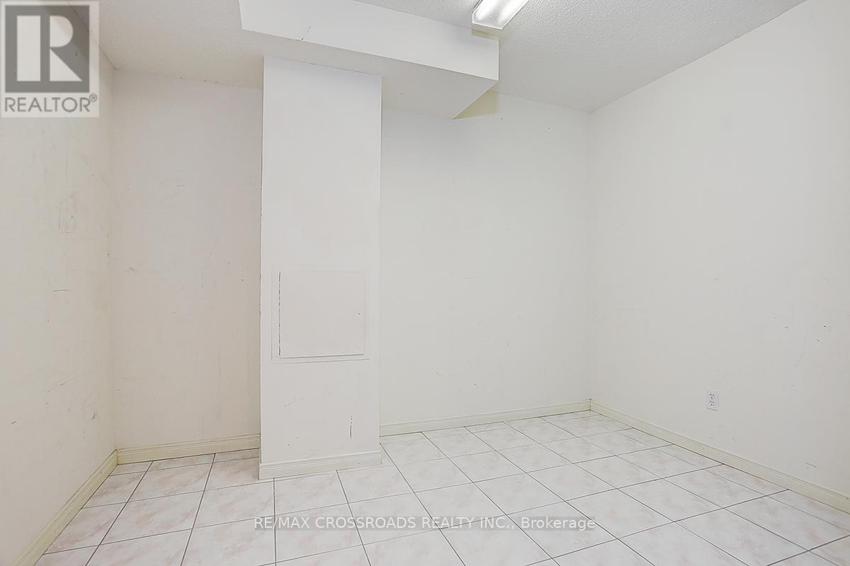 4 Lancelot Lane, Markham, Ontario  L6C 2G4 - Photo 36 - N13159688