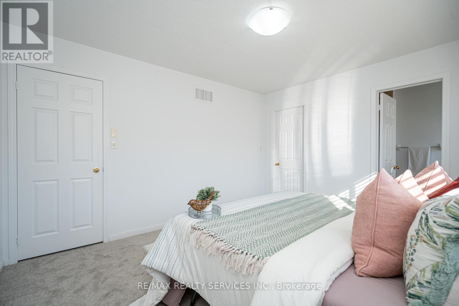 67 Decker Hollow Circle, Brampton, Ontario  L6X 0L5 - Photo 30 - W13159666
